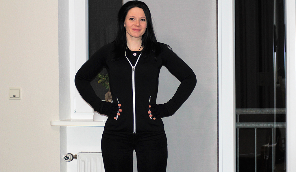 Bloggerin Kathi im schwarzen Jumpsuit