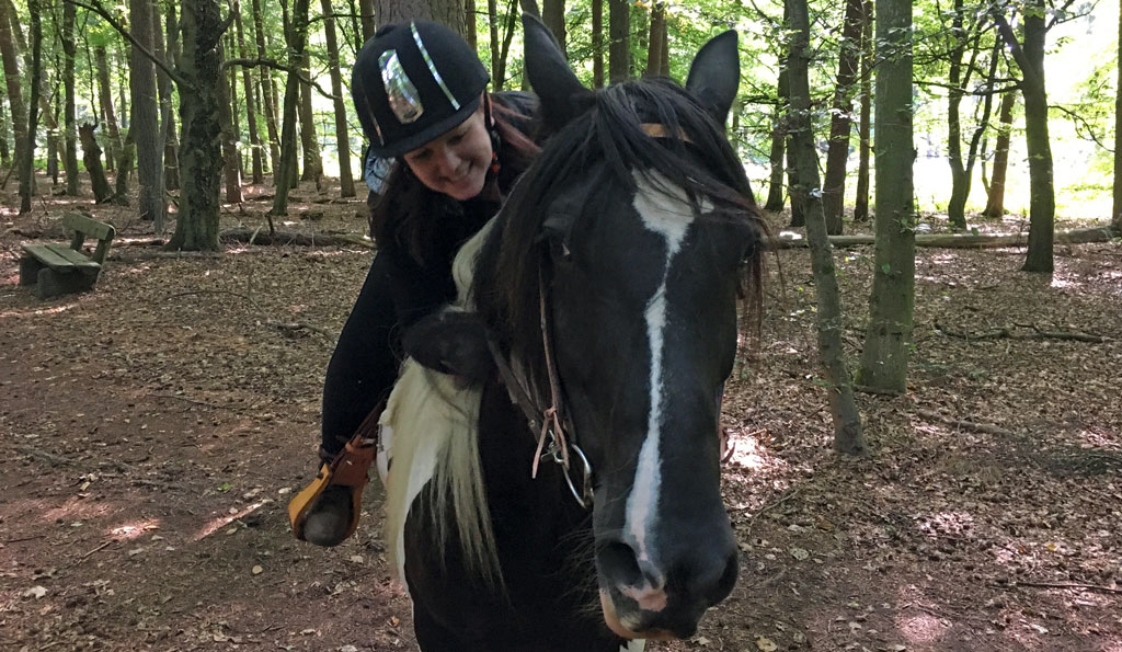 Bloggerin Martine auf dem Pferd