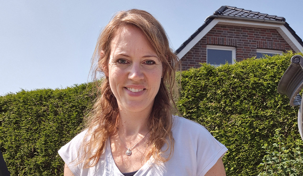 Bloggerin Corinna lächelt in die Kamera