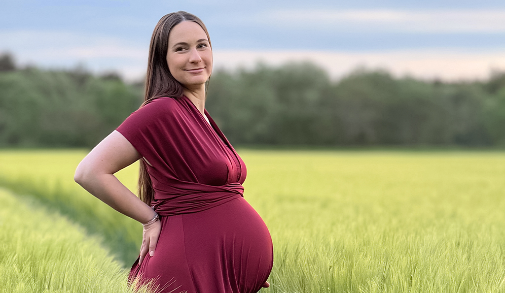 Bloggerin Annette mit Schwangerschaftsbauch