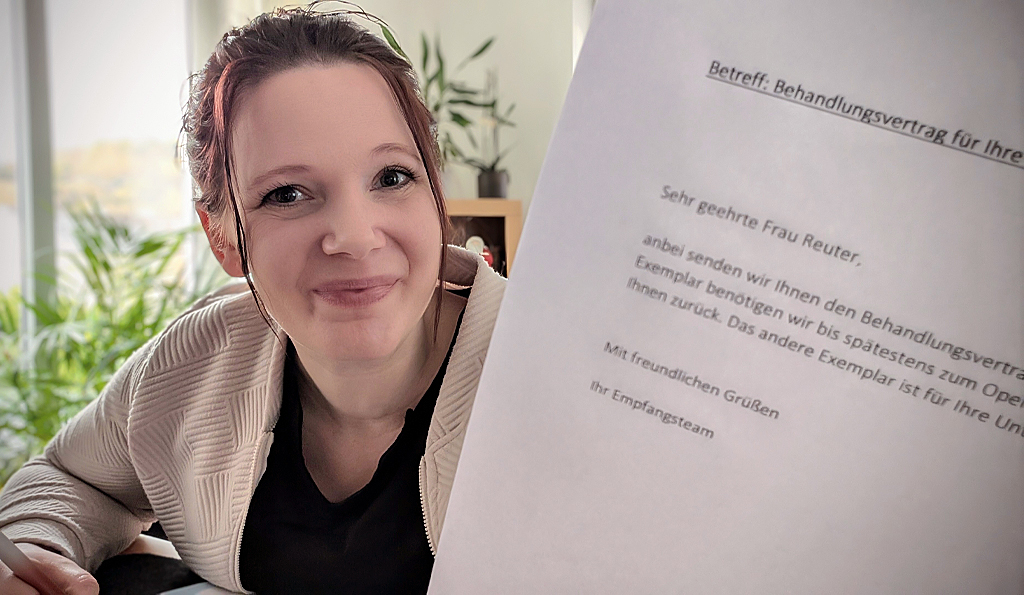Botschafterin Kathi mit Bestätigungsmail der Klinik