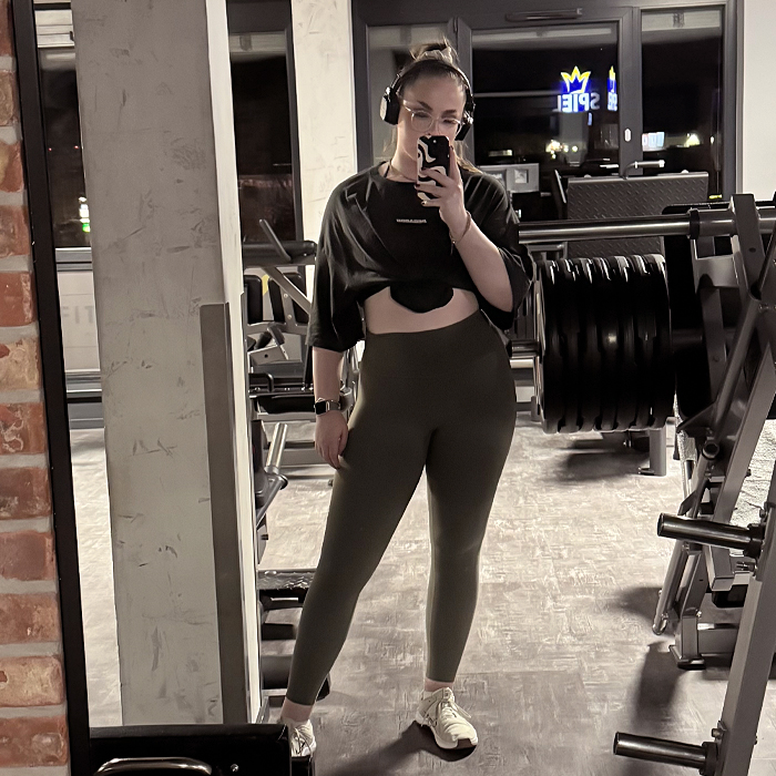 Botschfterin Jenny im Fitnessstudio