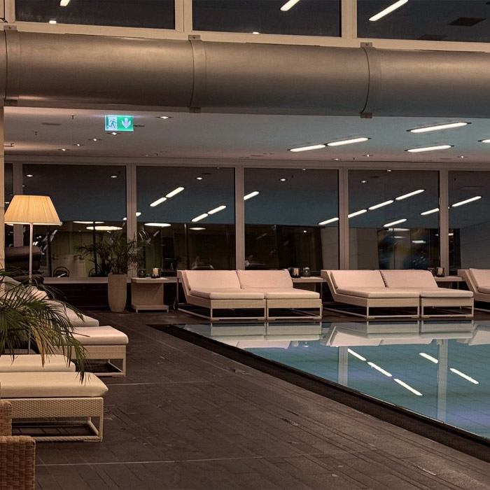 Hotel mit Pool